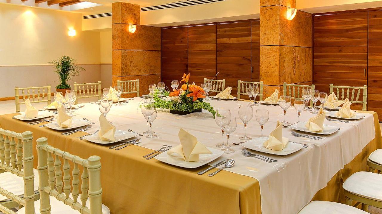 Fiesta Inn Villahermosa Cencali Exterior foto