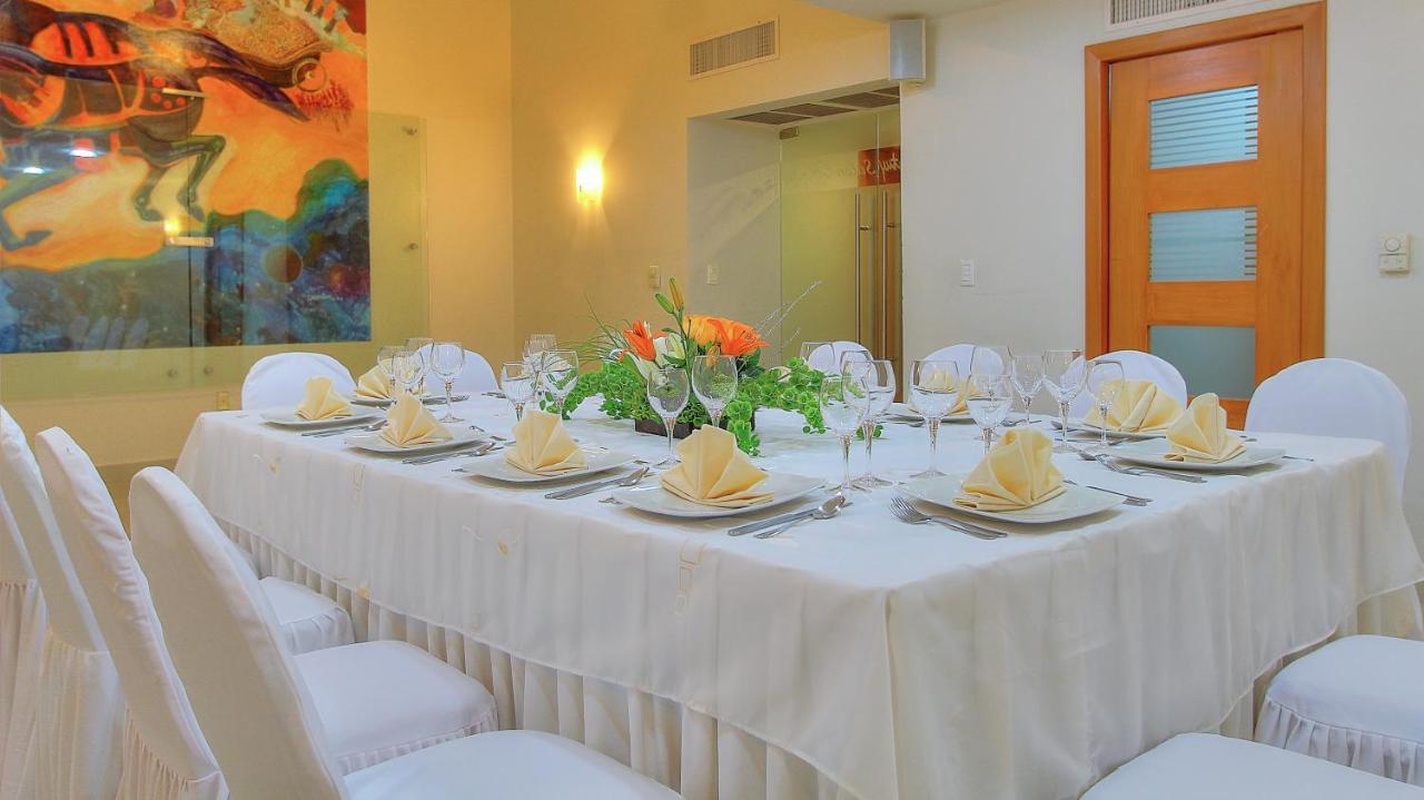 Fiesta Inn Villahermosa Cencali Exterior foto